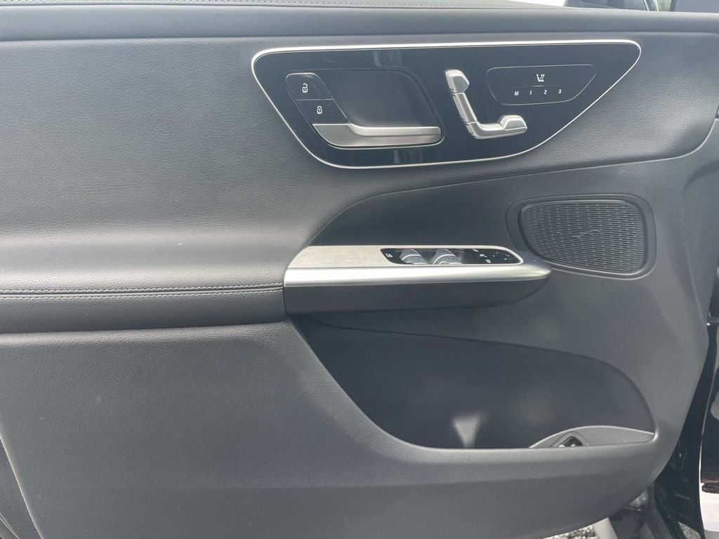 Used 2024 Mercedes-Benz GLC 300 image 14