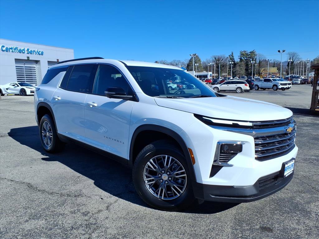 New 2026 Chevrolet Traverse LT w/ Driver Confidence Package image 2