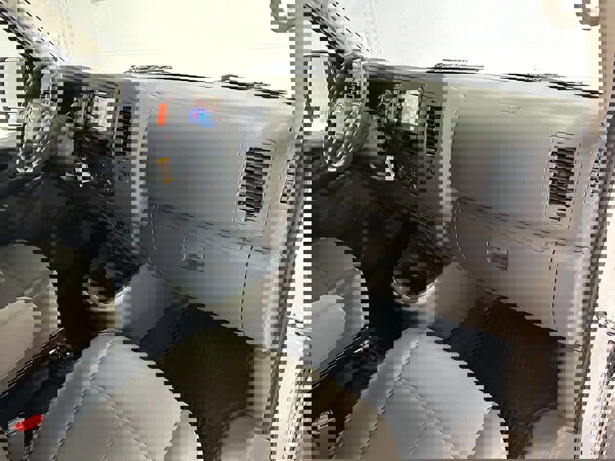 Used 2021 Nissan NV 2500 S image 14