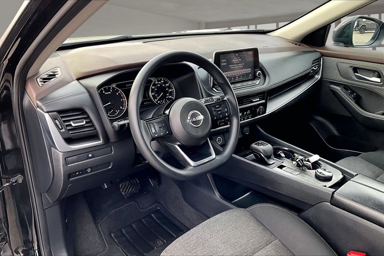 Used 2023 Nissan Rogue SV image 15