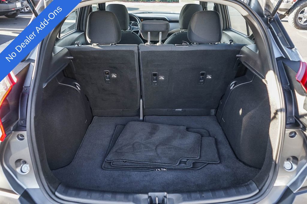 Used 2018 Nissan Kicks S image 28