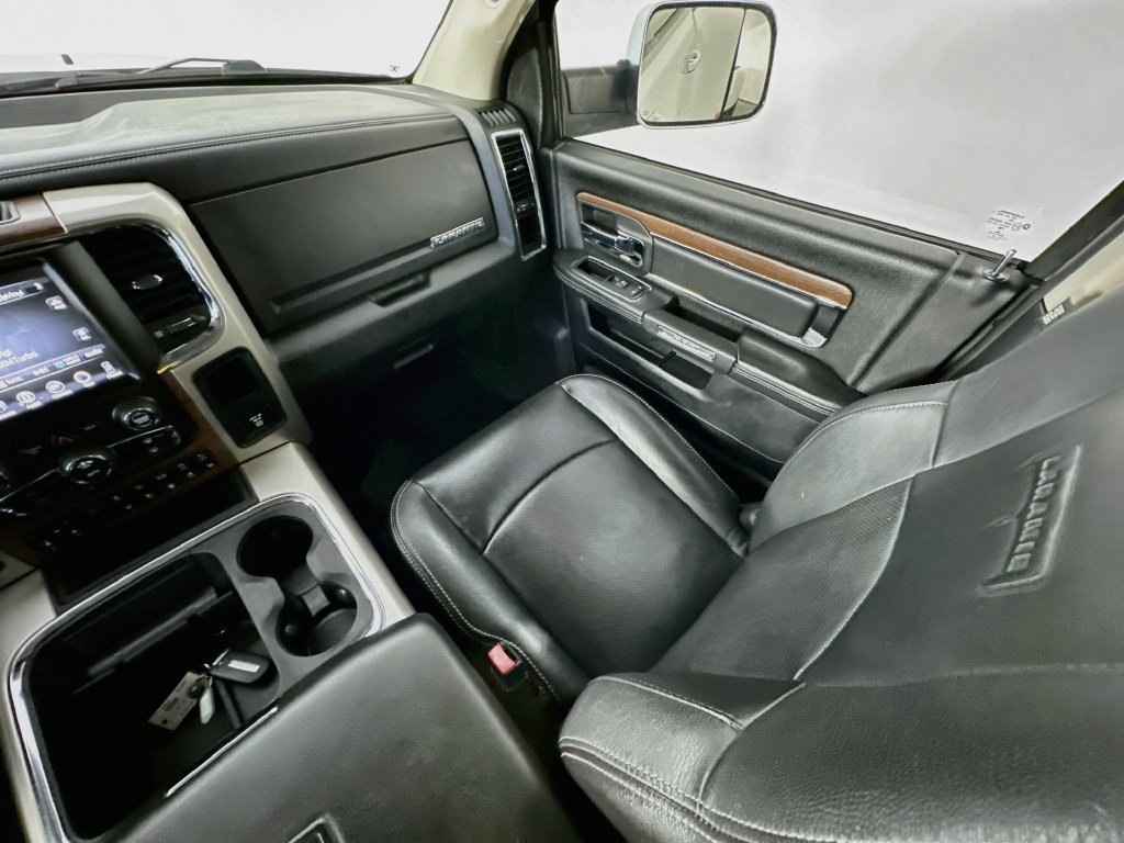 Used 2016 RAM 3500 Laramie w/ Convenience Group AWD/4WD image 11