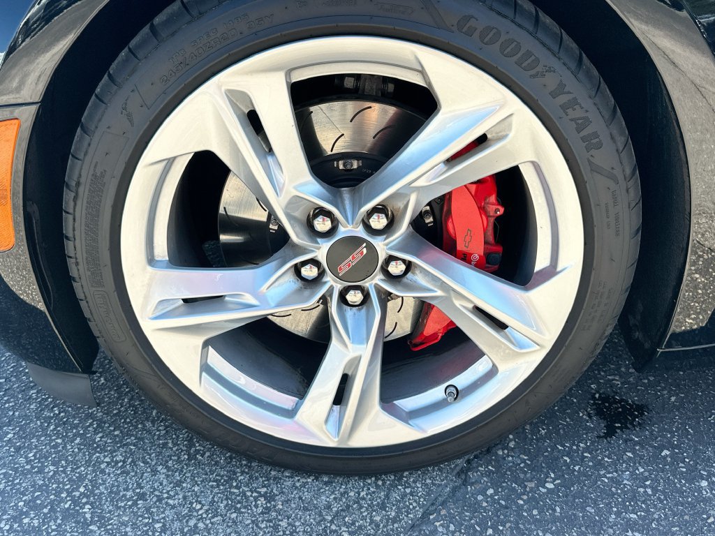 Used 2022 Chevrolet Camaro SS RWD image 32