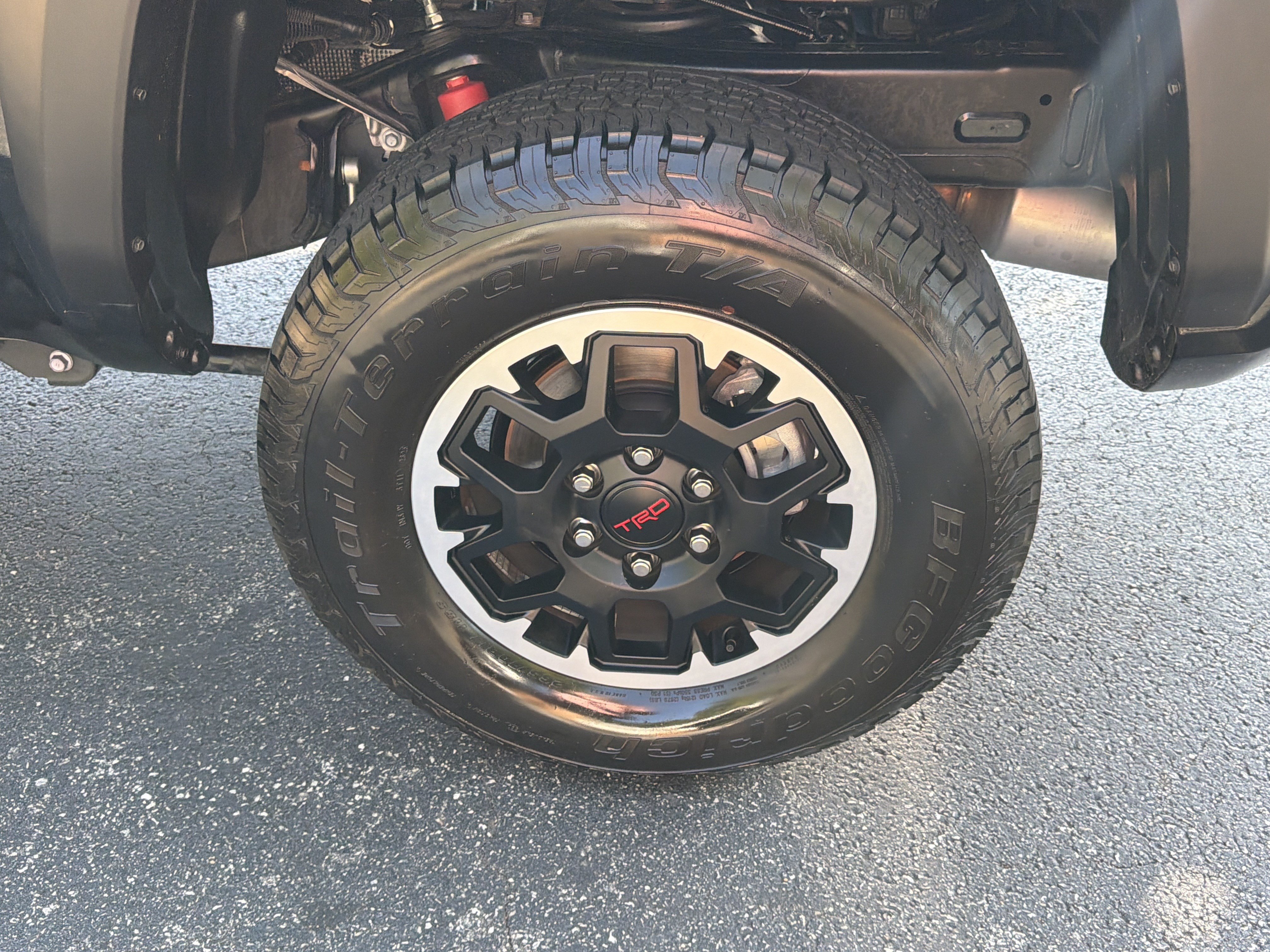 Used 2025 Toyota Tacoma TRD Off-Road w/ TRD Off Road Upgrade Package AWD/4WD image 19