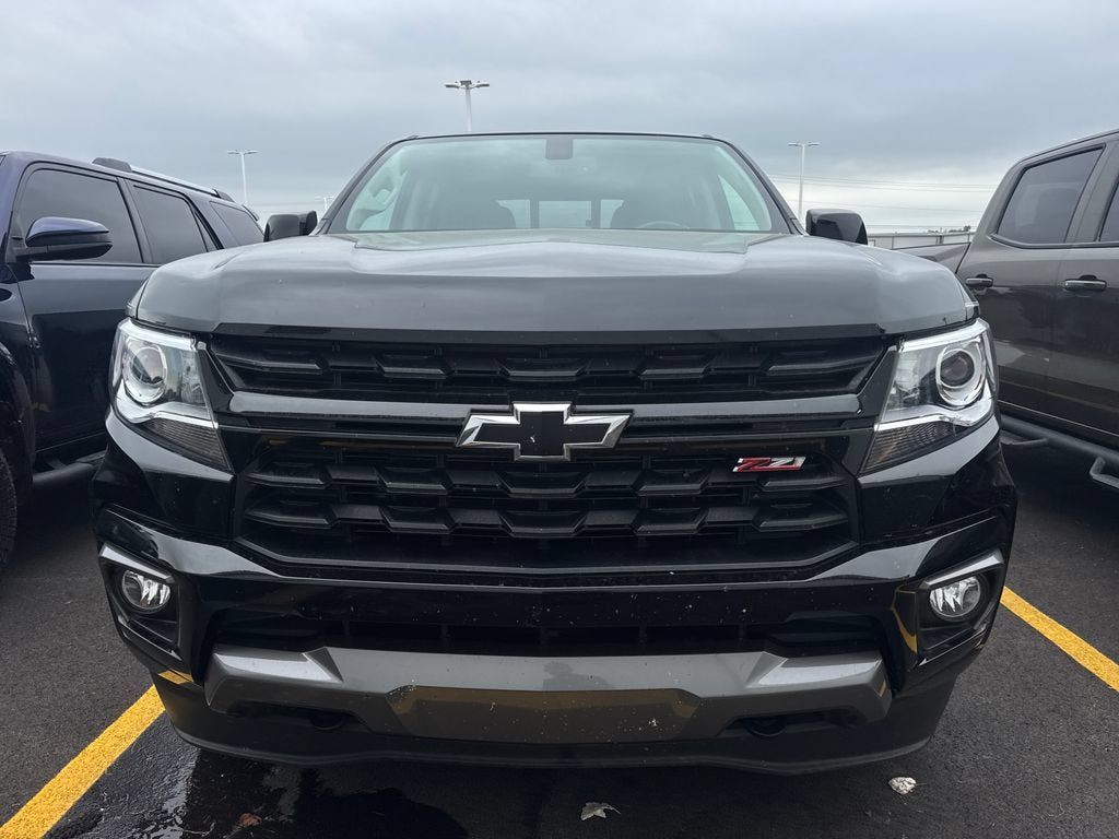 Used 2021 Chevrolet Colorado Z71 w/ Z71 Midnight Edition AWD/4WD image 2