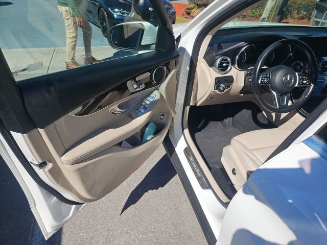 Used 2020 Mercedes-Benz GLC 300 4MATIC w/ Multimedia Package image 7