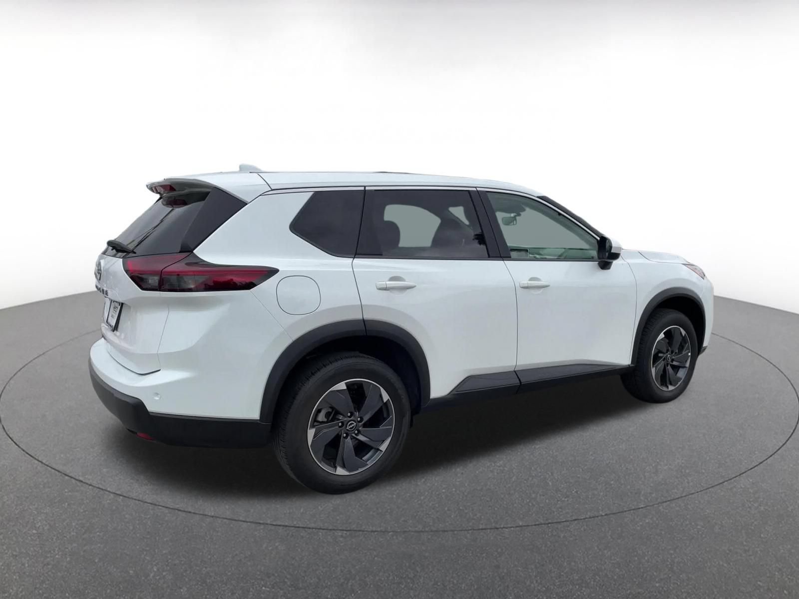 Used 2025 Nissan Rogue SV FWD image 15