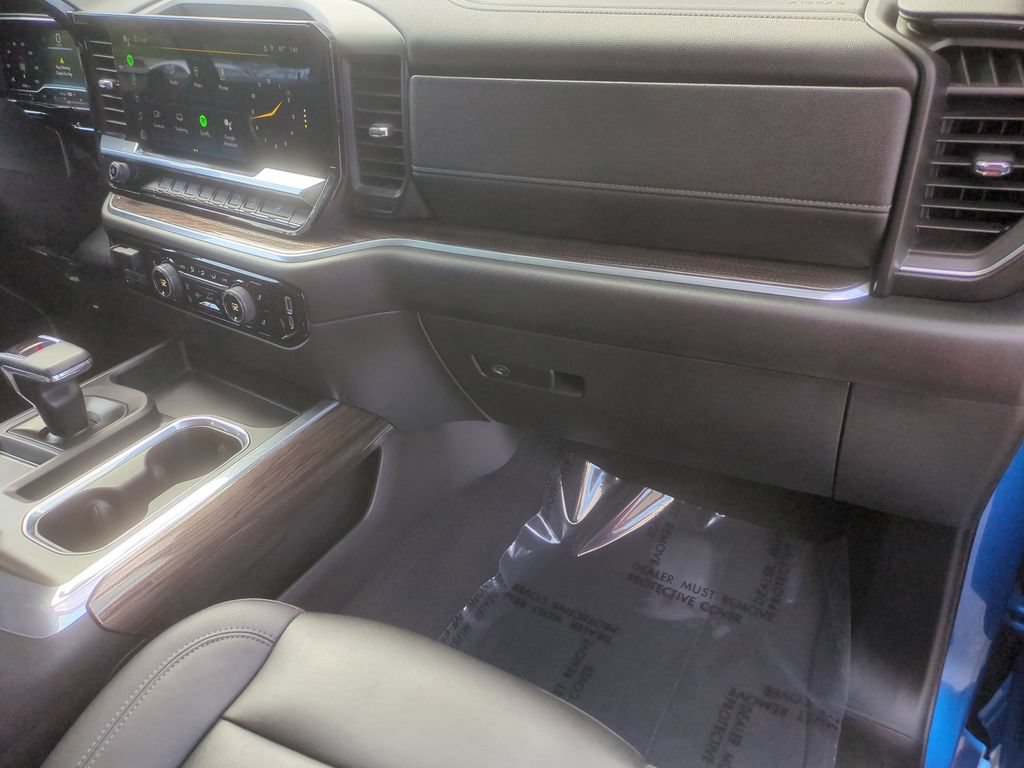 Used 2023 Chevrolet Silverado 1500 LT Trail Boss w/ LT Trail Boss Premium Package AWD/4WD image 19