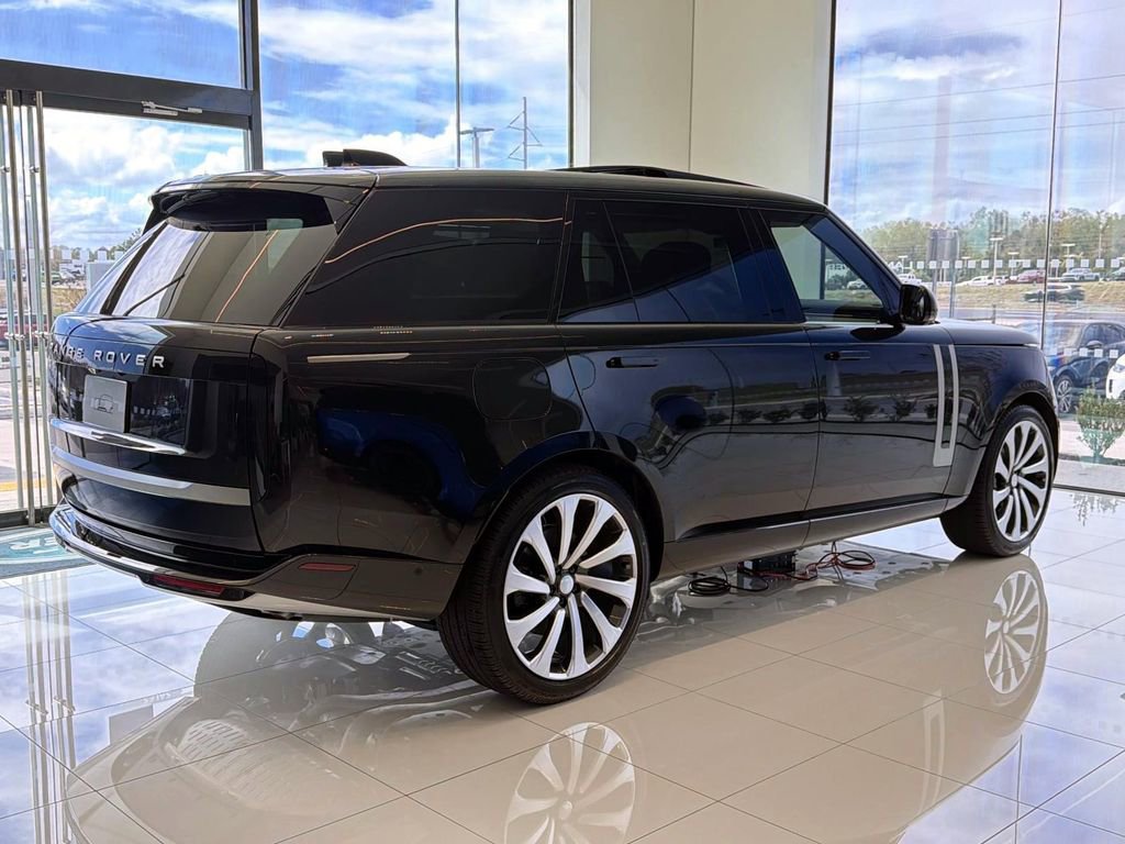 New 2025 Land Rover Range Rover Long Wheelbase Autobiography image 5