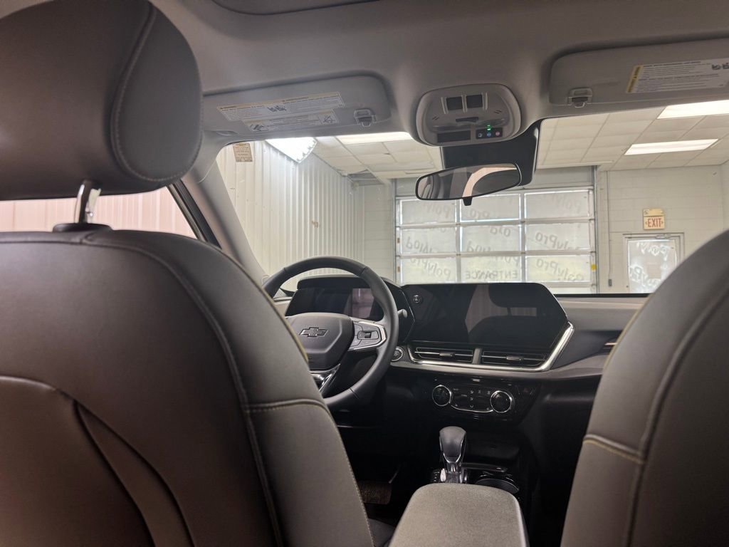 Used 2025 Chevrolet Trax ACTIV w/ Sunroof Package image 21