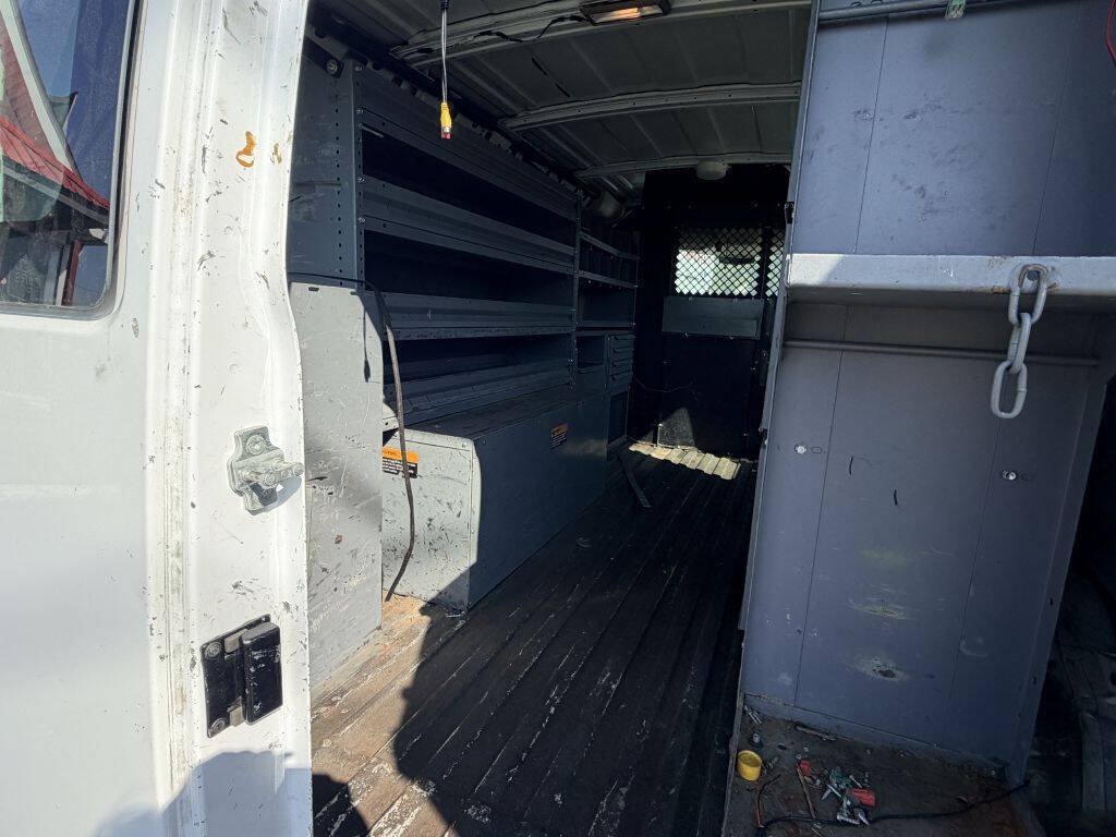 Used 2012 Chevrolet Express 2500 w/ Cold Climate Package RWD image 4