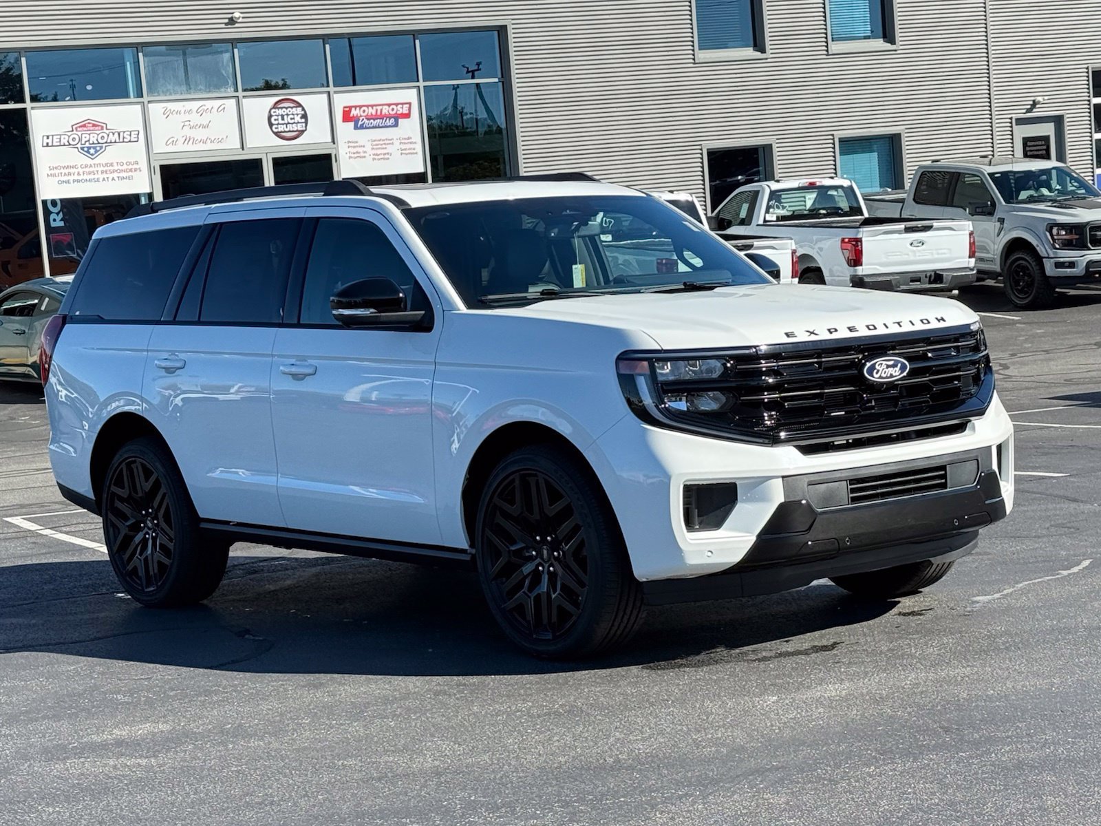 New 2027 Ford Expedition Platinum w/ Stealth Performance Package AWD/4WD image 9