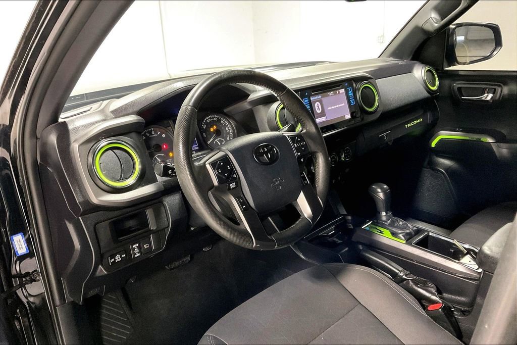 Used 2019 Toyota Tacoma TRD Off-Road image 16
