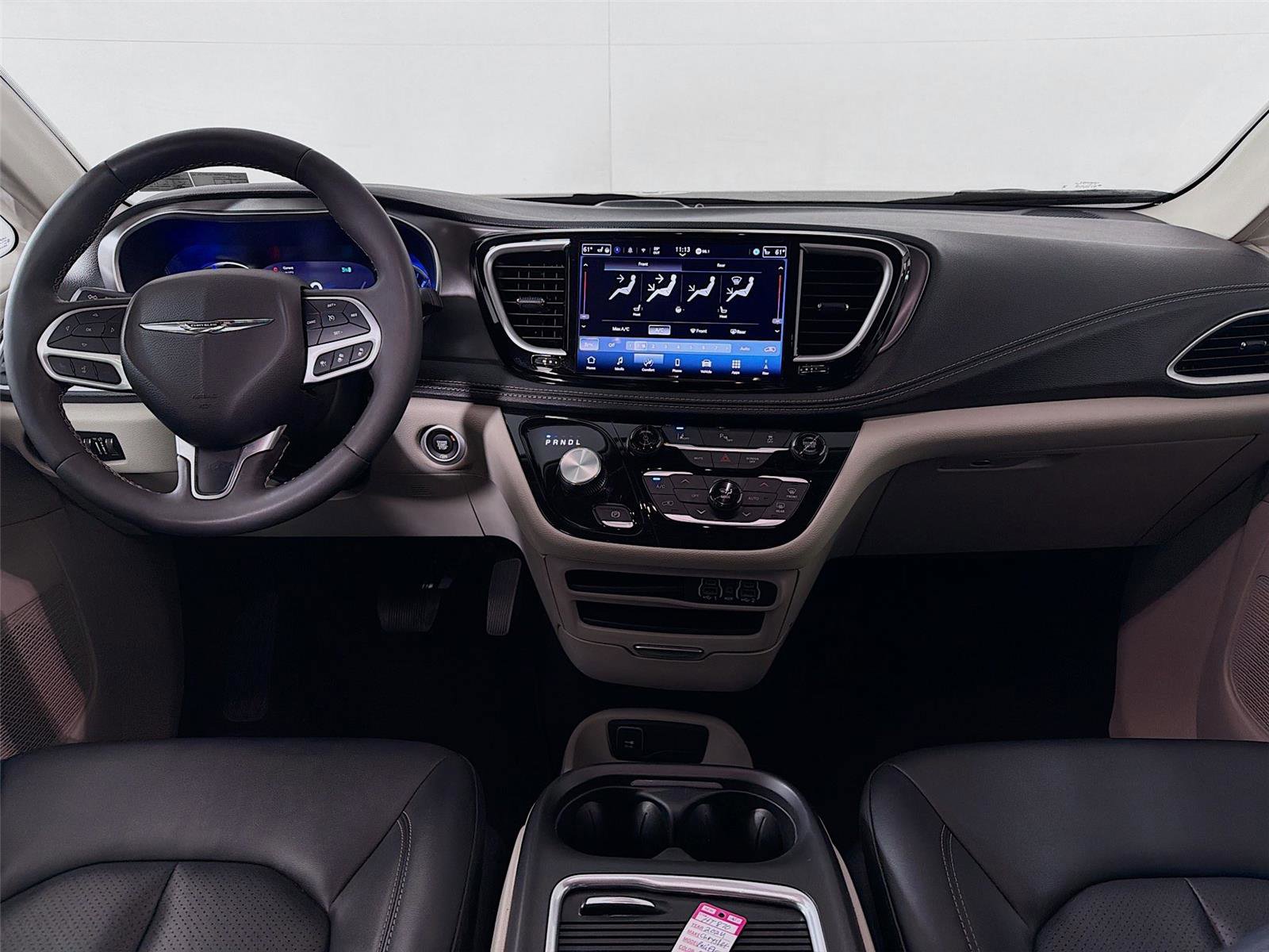 Used 2024 Chrysler Pacifica Select image 23