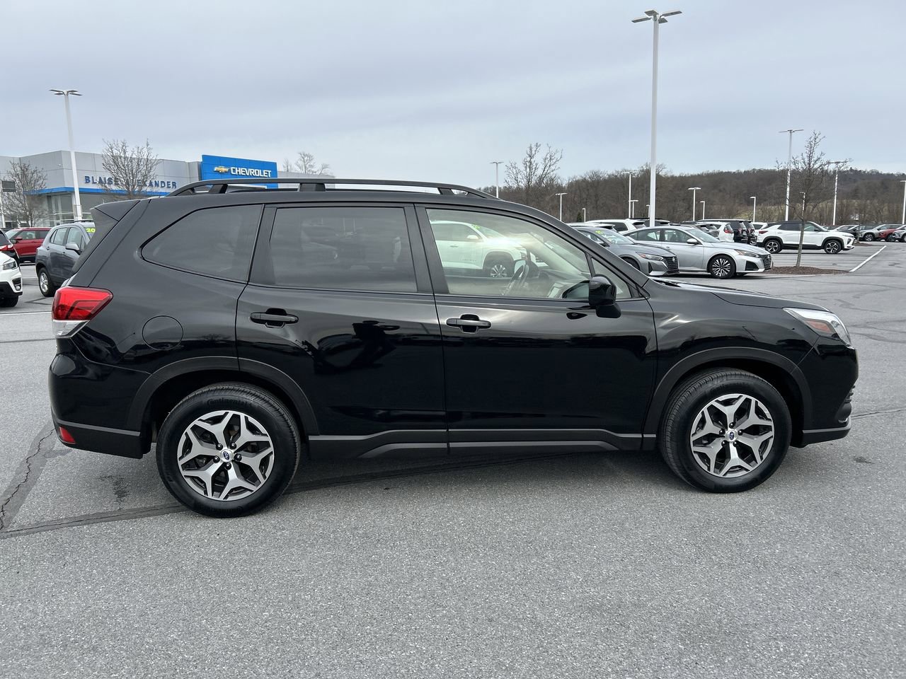 Used 2022 Subaru Forester Premium image 8