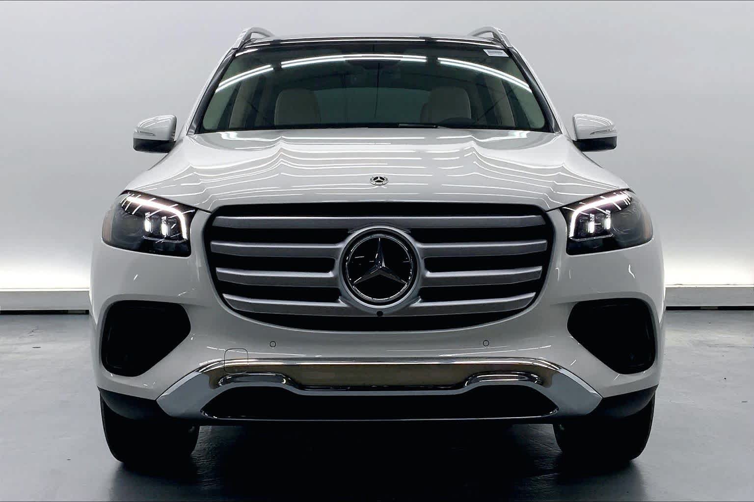 New 2026 Mercedes-Benz GLS 450 4MATIC image 4