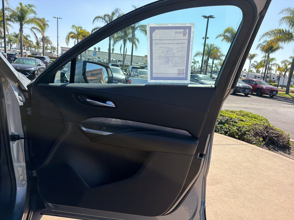 Used 2025 Cadillac XT4 Premium Luxury FWD image 16