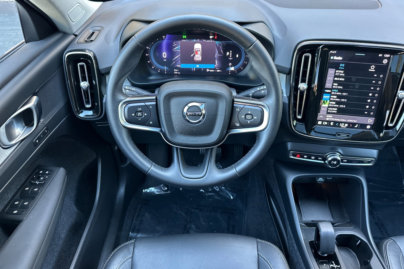 Certified 2025 Volvo XC40 B5 Core w/ Protection Package Premier image 16