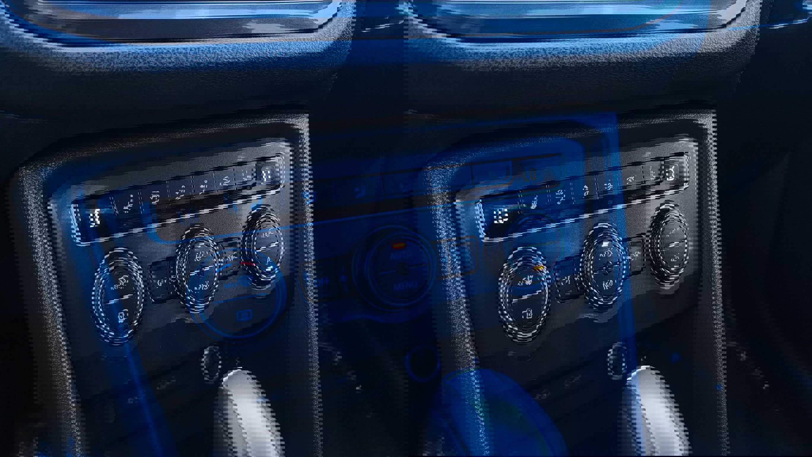 Used 2021 Volkswagen Tiguan SE image 30