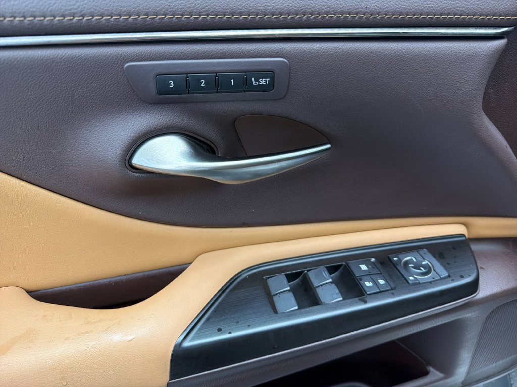 Used 2019 Lexus ES 350 w/ Premium Package FWD image 10