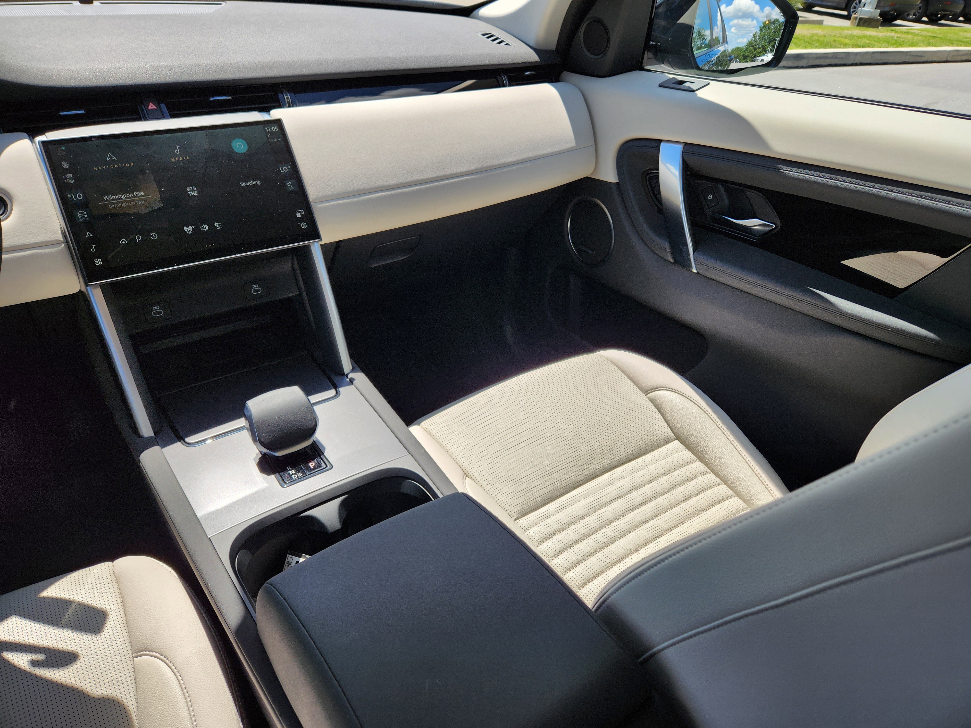 Certified 2025 Land Rover Discovery Sport S image 13