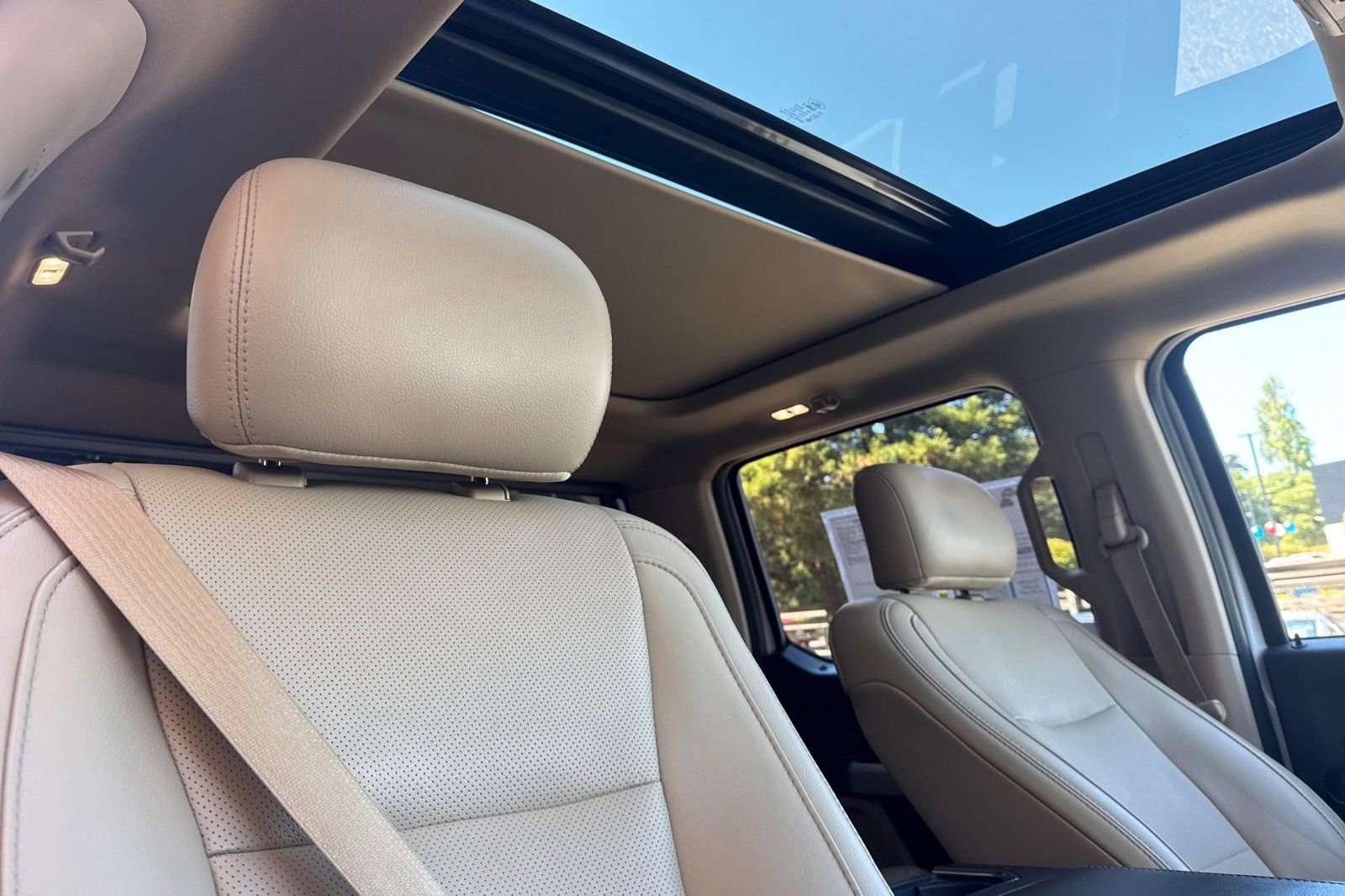 Used 2017 Ford F150 Lariat image 19