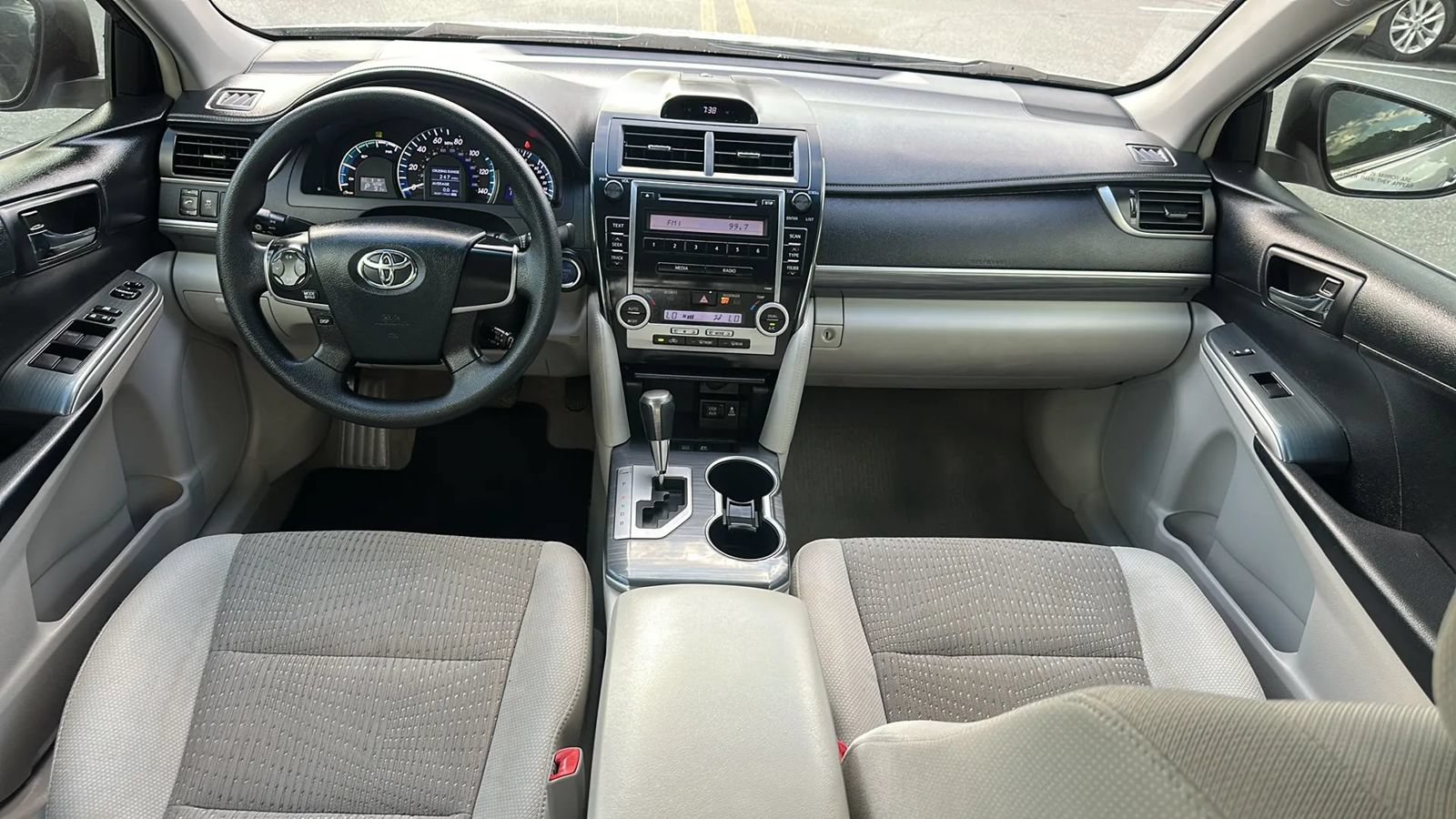 Used 2012 Toyota Camry LE FWD image 25