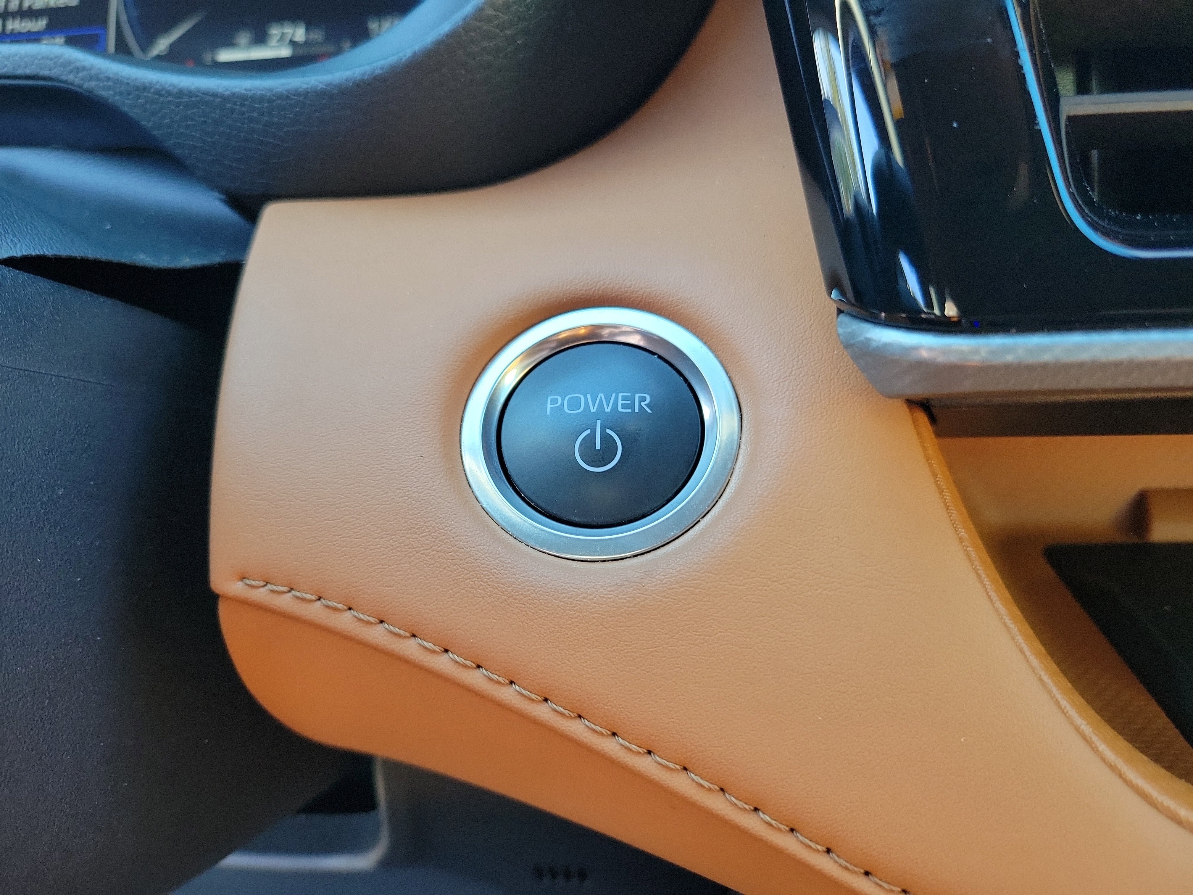 Certified 2025 Toyota Highlander Platinum image 38