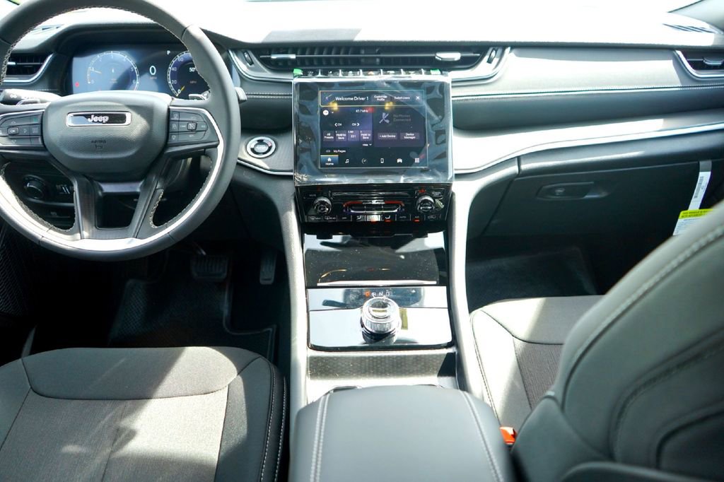 New 2026 Jeep Grand Cherokee Laredo RWD image 21