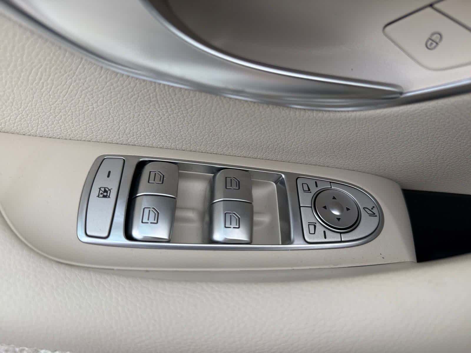 Used 2022 Mercedes-Benz E 350 Sedan image 24