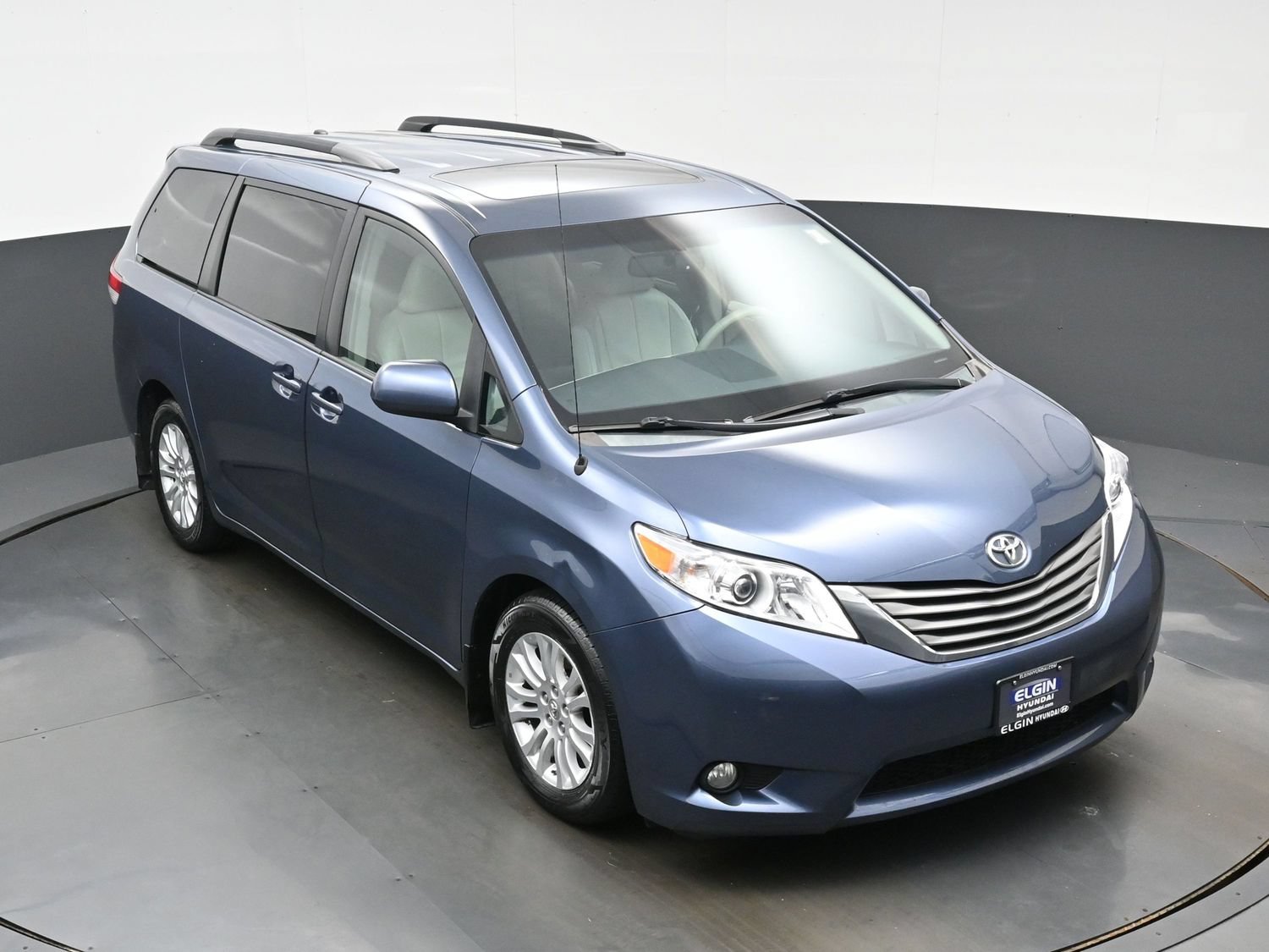 Used 2014 Toyota Sienna XLE FWD image 37