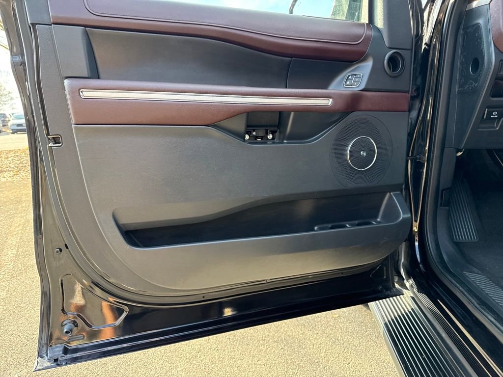 Used 2024 Ford Expedition Max Limited image 10