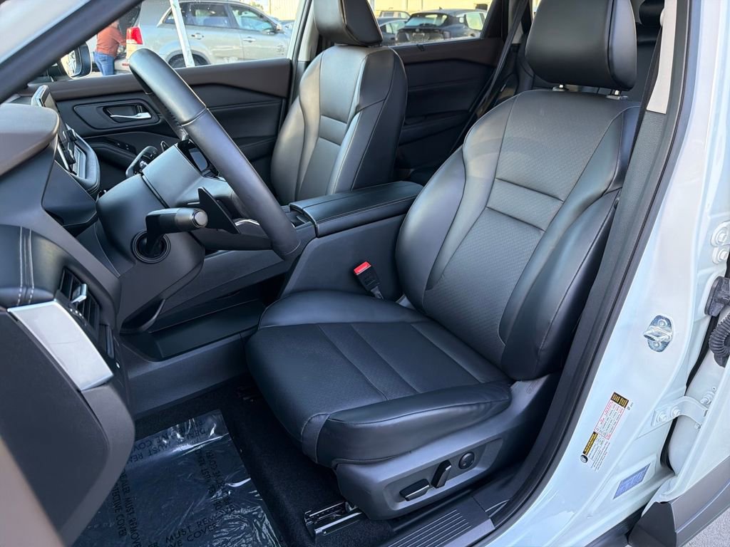 Used 2023 Nissan Rogue SV w/ SV Premium B Package image 59