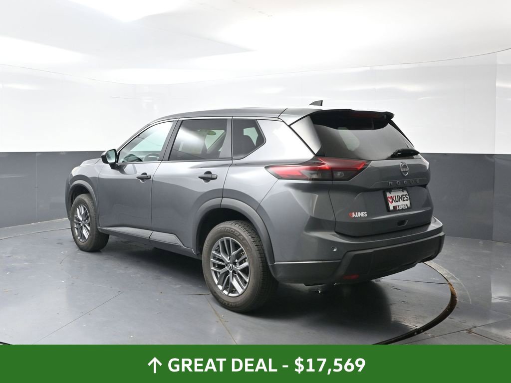 Used 2024 Nissan Rogue S FWD image 11