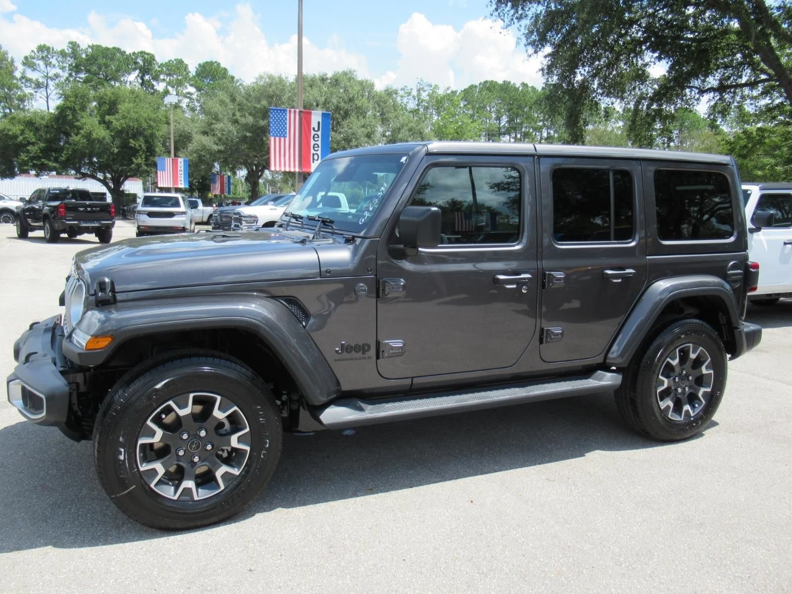 New 2026 Jeep Wrangler Unlimited Sahara AWD/4WD image 4