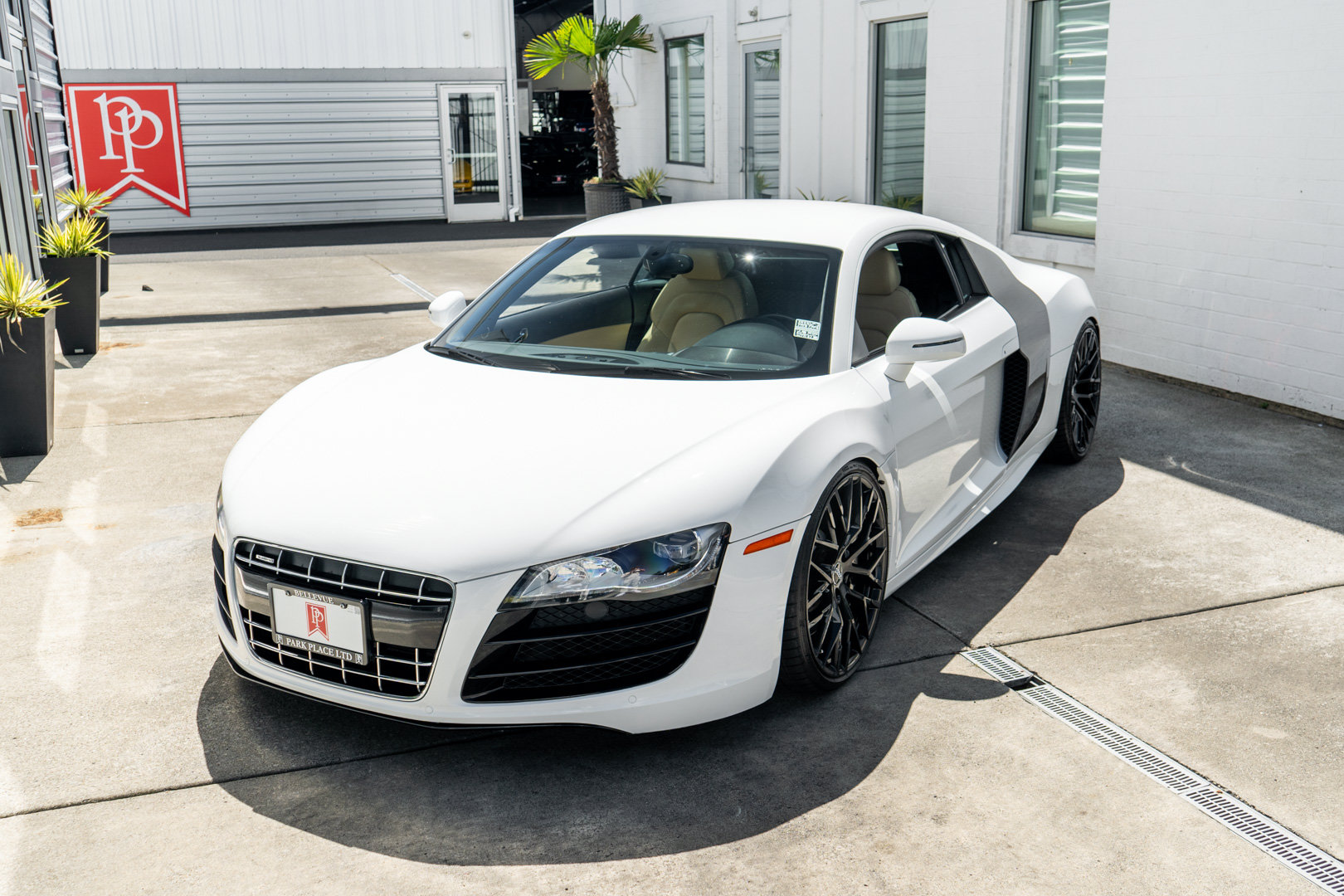 Used 2010 Audi R8 V10 AWD/4WD image 3