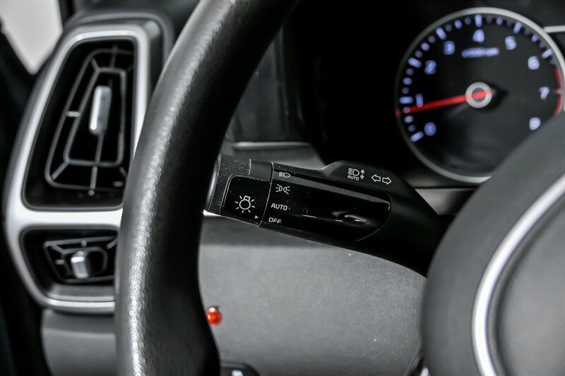Used 2022 Kia Sorento LX AWD/4WD image 22