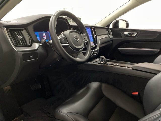 Used 2025 Volvo XC60 B5 Core image 61