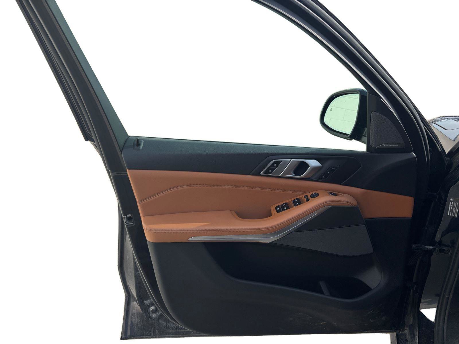 Used 2019 BMW X5 xDrive40i w/ M Sport Package image 19