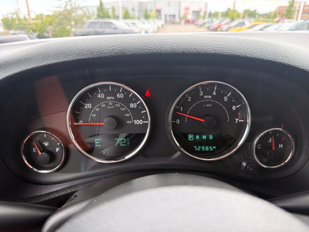 Used 2016 Jeep Wrangler Unlimited Sahara w/ Connectivity Group AWD/4WD image 24