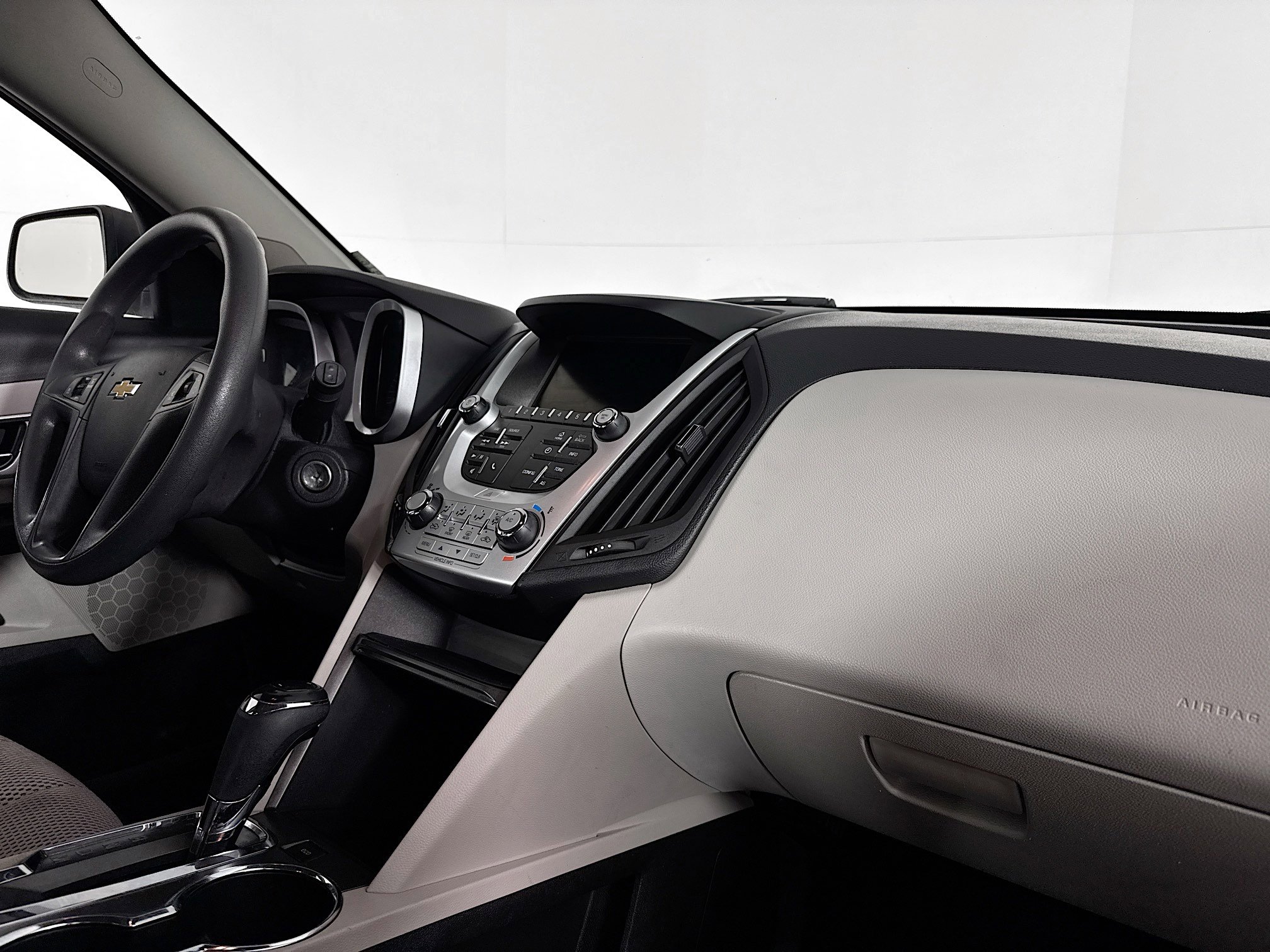 Used 2017 Chevrolet Equinox LS image 25