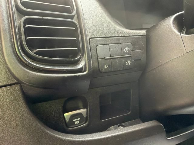 Used 2025 RAM ProMaster 2500 w/ U-Haul Equipment Group FWD image 20