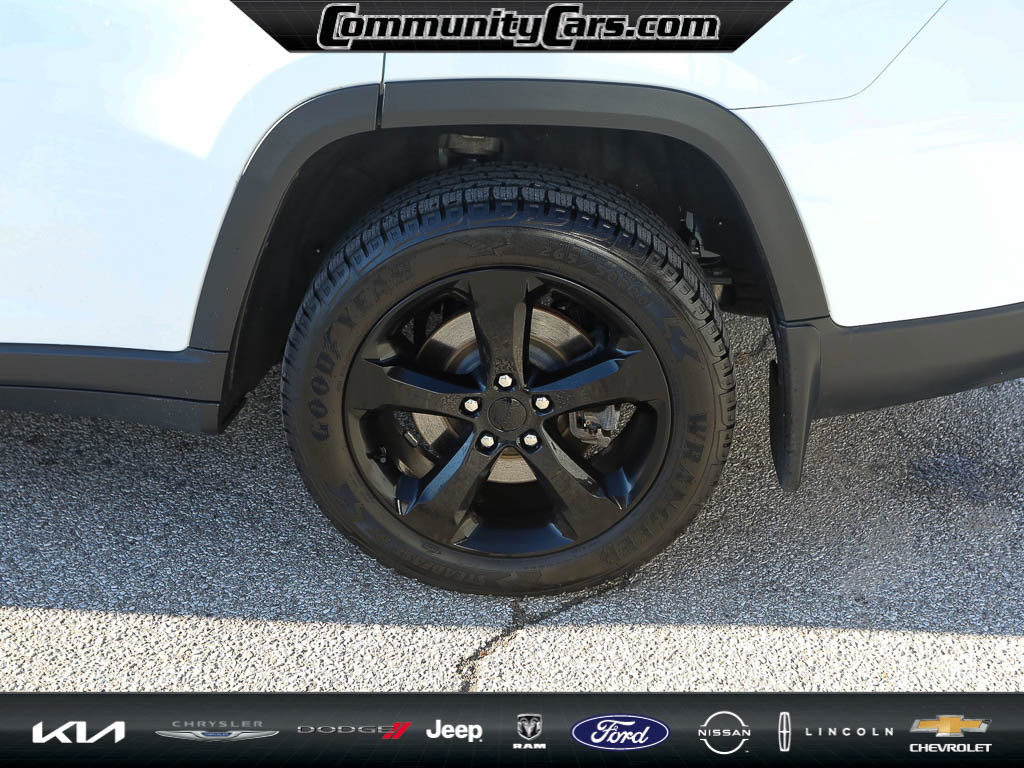 Used 2023 Jeep Grand Cherokee L Limited w/ Luxury Tech Group II image 4