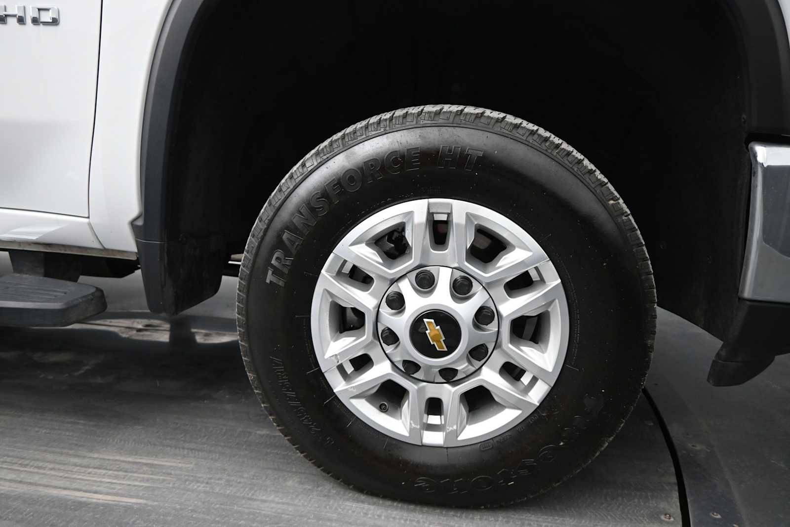 Used 2026 Chevrolet Silverado 2500 LT AWD/4WD image 11
