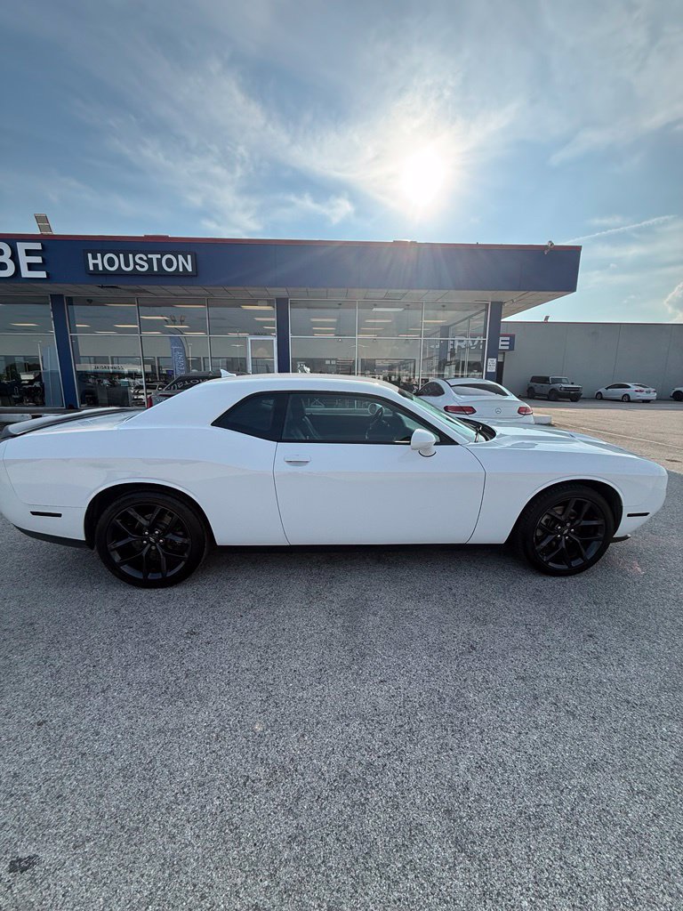 Used 2023 Dodge Challenger SXT w/ Plus Package RWD image 8