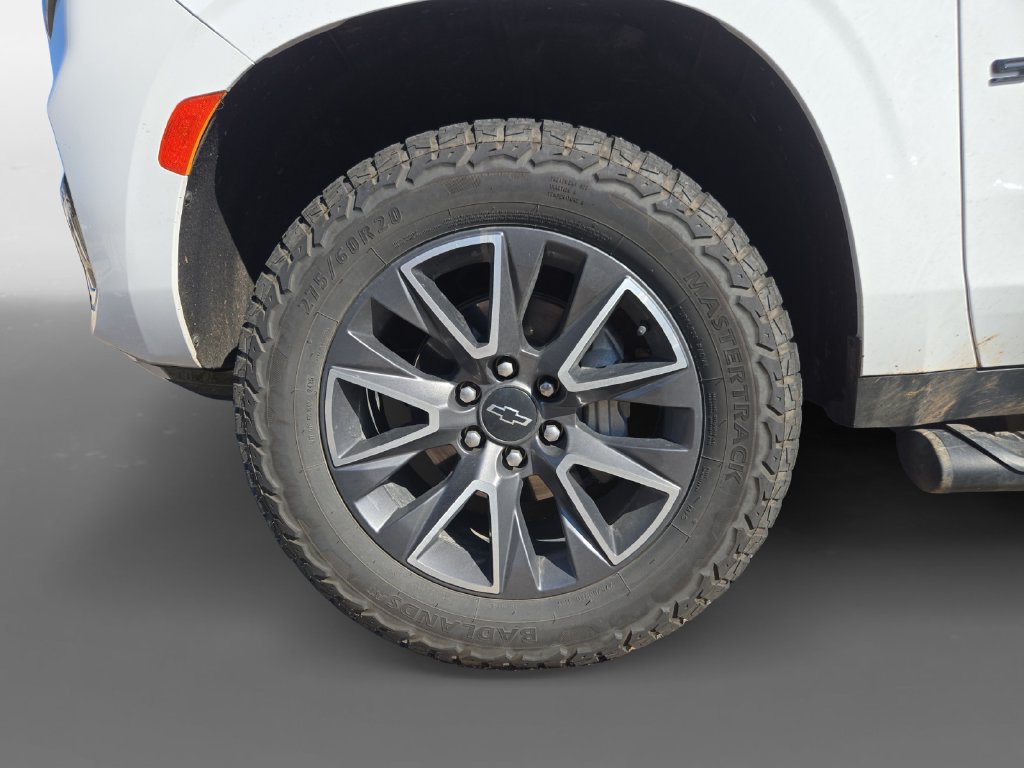 Used 2024 Chevrolet Suburban Z71 AWD/4WD image 16