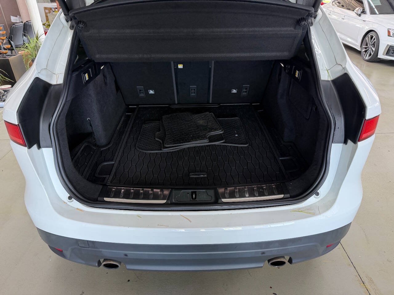 Used 2019 Jaguar F-PACE Prestige AWD/4WD image 9