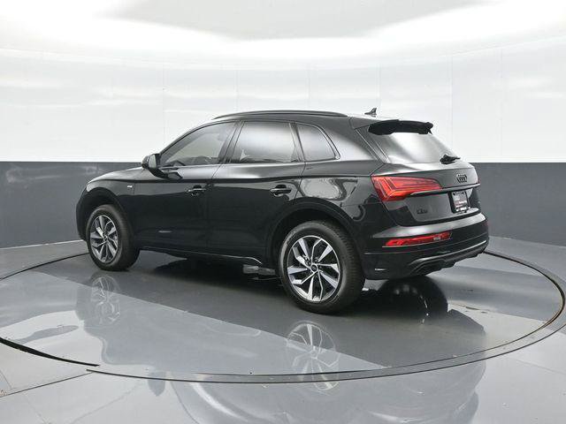 Used 2024 Audi Q5 2.0T Premium w/ Summer of Audi Package AWD/4WD image 5