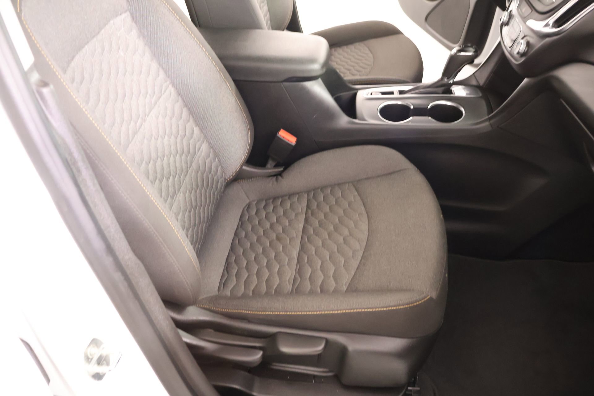 Used 2021 Chevrolet Equinox LT FWD image 12