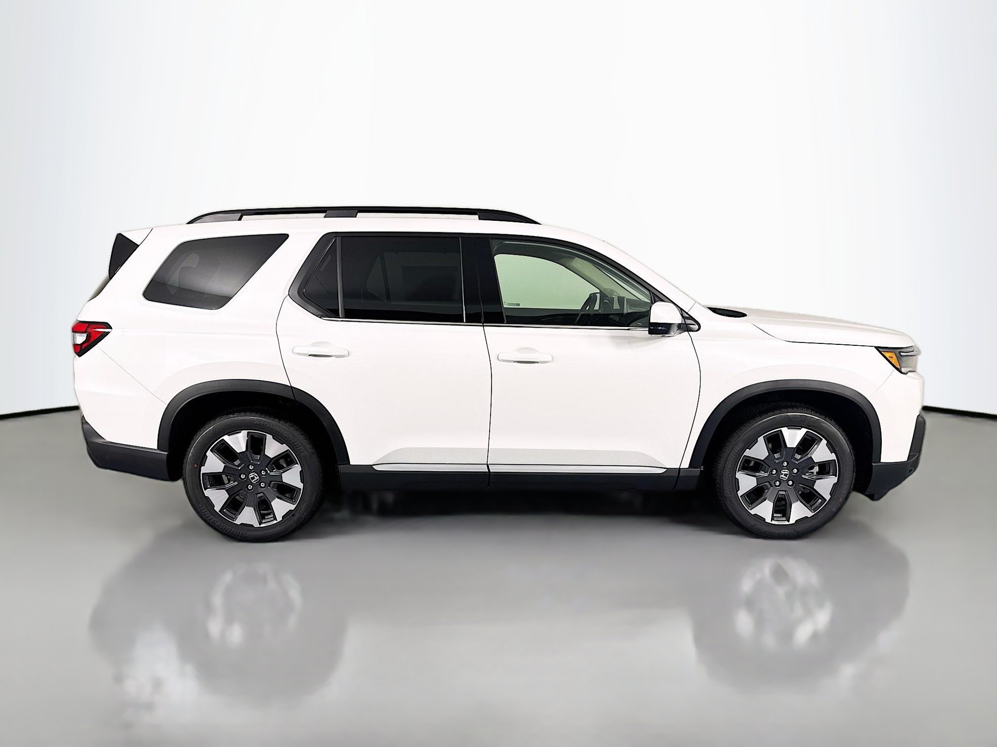 New 2026 Honda Pilot Touring image 4